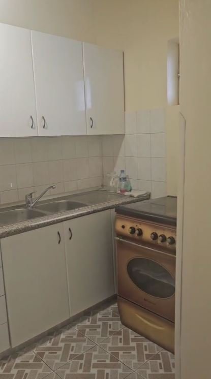 Jepet Apartament 3+1 tek Treni me Qera , ngjitur me Fakultetin e Shkencave, 650 €uro