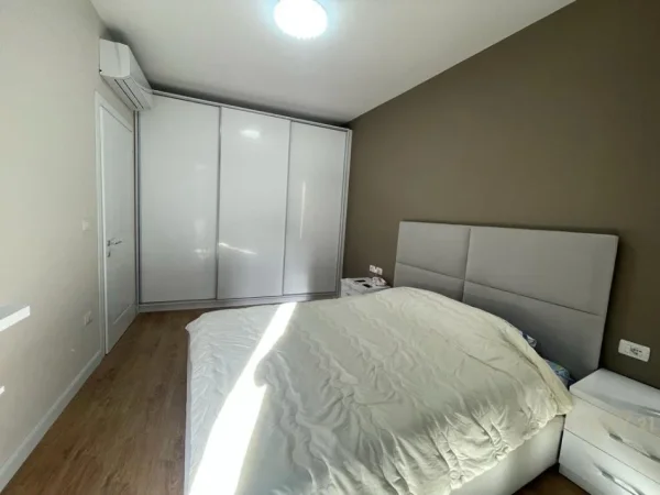 Tirane, jepet me qera apartament 2+1 Kati 7, 97 m² 850 € (Rruga e Dibres Kompleksi Halili)