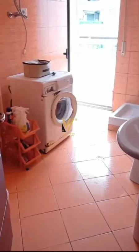 Tirane, jepet me qera apartament 1+1+Ballkon Kati 1, 66 m² 450 € (ALI DEMI)