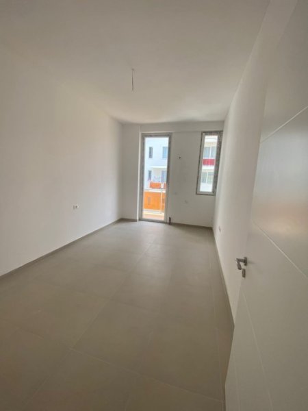 Tirane, shes apartament 1+1 Kati 2, 67 m² 126.000 € (Rruga kashar)