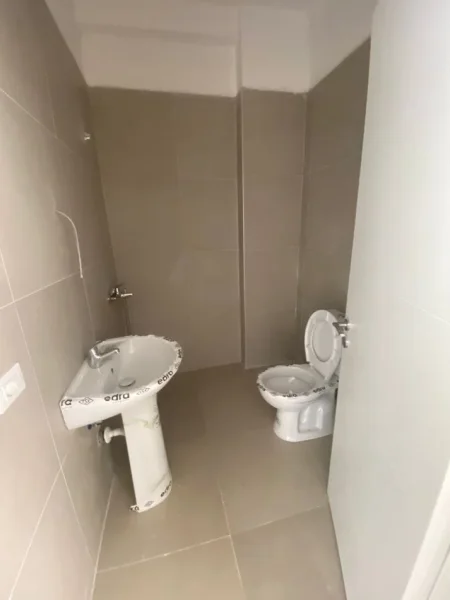 Tirane, shes apartament 1+1 Kati 2, 67 m² 126.000 € (Rruga kashar)