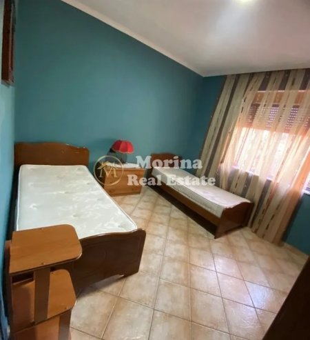 Tirane, jepet me qera apartament 2+1 Kati 4, 84 m² 550 € (Rruga Bardhok Biba, Qender)