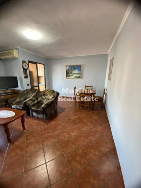 Tirane, jepet me qera apartament 2+1 Kati 4, 84 m² 550 € (Rruga Bardhok Biba, Qender)