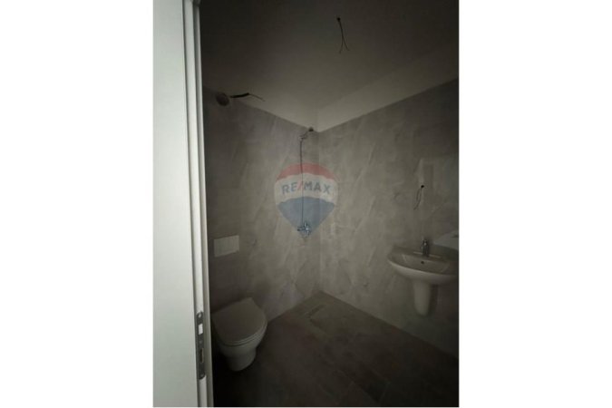 Tirane, shitet apartament 2+1+Ballkon , 104 m² 110.000 € (Univers City, QTU)