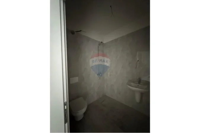 Tirane, shitet apartament 2+1+Ballkon , 104 m² 110.000 € (Univers City, QTU)
