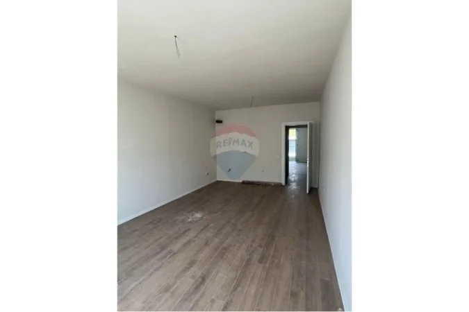 Tirane, shitet apartament 2+1+Ballkon , 104 m² 110.000 € (Univers City, QTU)