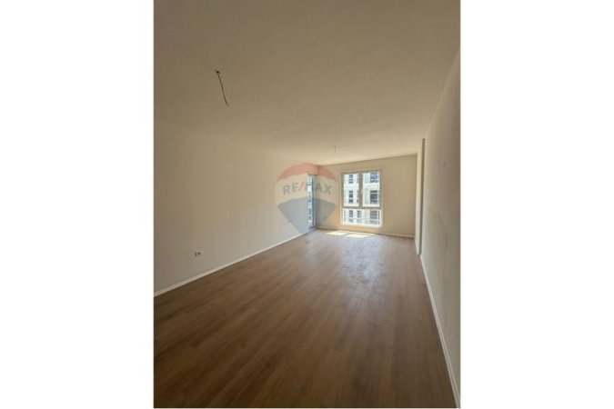 Tirane, shitet apartament 2+1+Ballkon , 104 m² 110.000 € (Univers City, QTU)