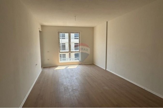 Tirane, shitet apartament 2+1+Ballkon , 104 m² 110.000 € (Univers City, QTU)