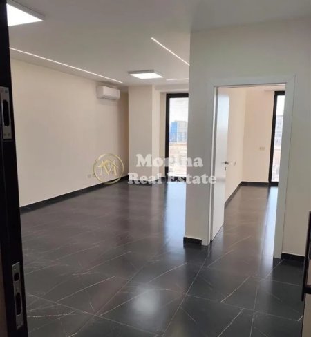 Tirane, jepet me qera zyre Kati 6, 75 m² 550 € (Rruga Mine Peza,Golden Tower Residence)