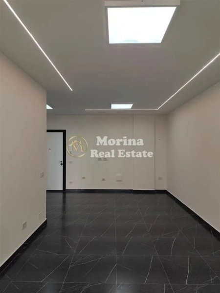 Tirane, jepet me qera zyre Kati 6, 75 m² 550 € (Rruga Mine Peza,Golden Tower Residence)