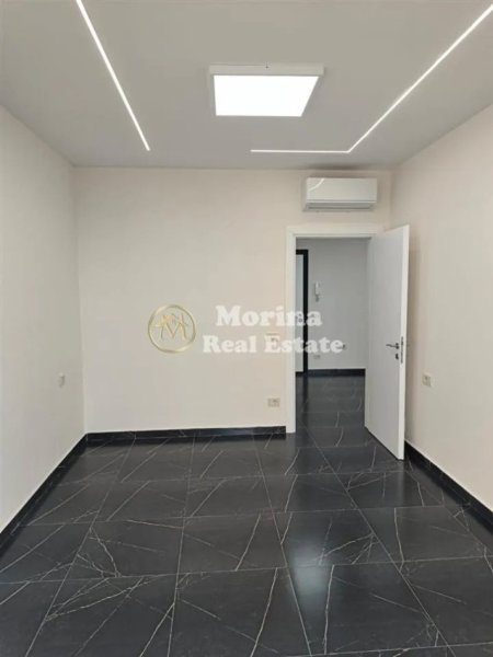 Tirane, jepet me qera zyre Kati 6, 75 m² 550 € (Rruga Mine Peza,Golden Tower Residence)
