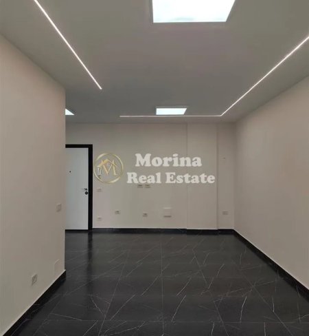 Tirane, jepet me qera zyre Kati 6, 75 m² 550 € (Rruga Mine Peza,Golden Tower Residence)