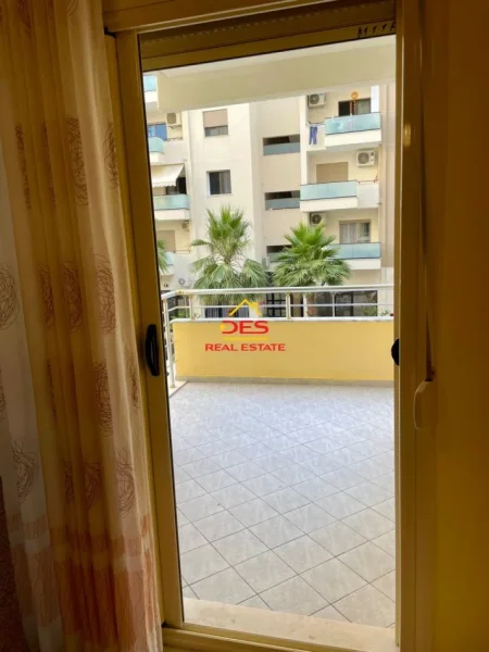 Vlore, shitet apartament 1+1+Ballkon Kati 2, 60 m² (Rruga Murat Tërbaçi)