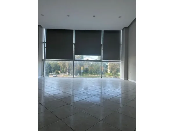 Durres, jepet me qera ambjent biznesi Kati 2, 400 € 