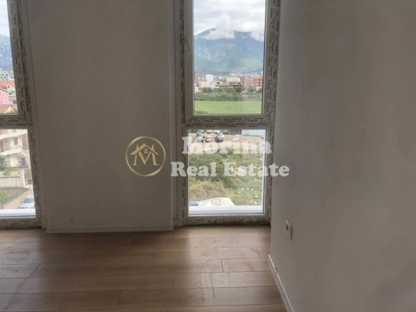 Tirane, shitet apartament 1+1+Ballkon Kati 4, 60 m² 132.000 € (Bulevardi i Ri)