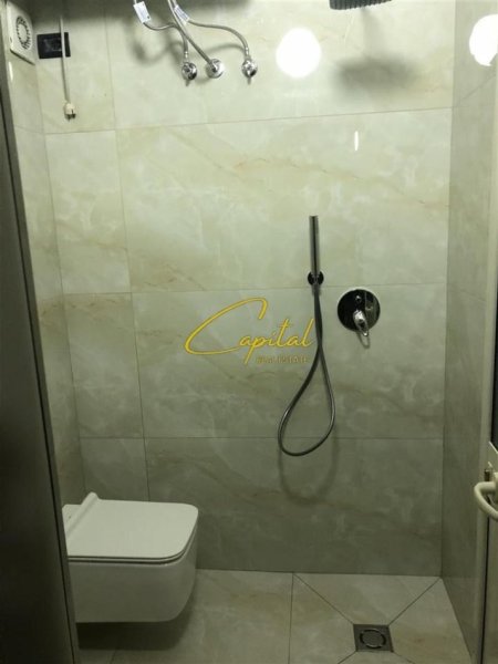 Tirane, jepet me qera apartament 1+1 Kati 2, 40 m² 500 € (PAZARI I RI)