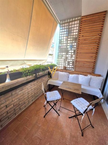 Tirane, jepet me qera apartament 1+1+Ballkon Kati 3, 75 m² 600 € (LIQENI I THATE)