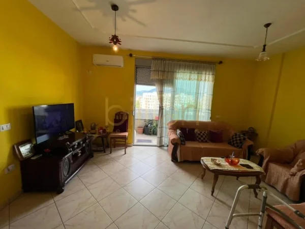 Tirane, shitet apartament 1+1+Ballkon Kati 9, 70 m² 160.000 € 
