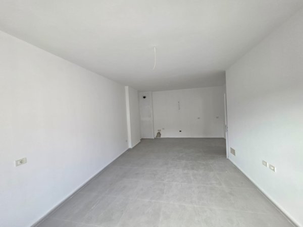 Tirane, shitet apartament 1+1 Kati 3, 73 m² 196.000 € (Pazari i Ri)