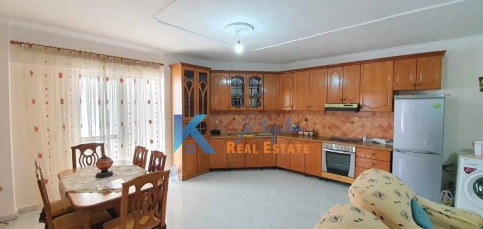 Tirane, shitet apartament 2+1+Ballkon Kati 5, 85 m² 160.000 € (Rruga Dritan Hoxha, prane hotel Relax)