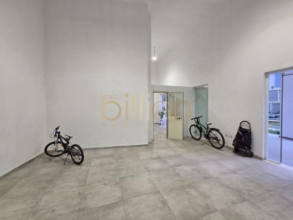 Tirane, jepet me qera ambjent biznesi Kati 0, 550 € 
