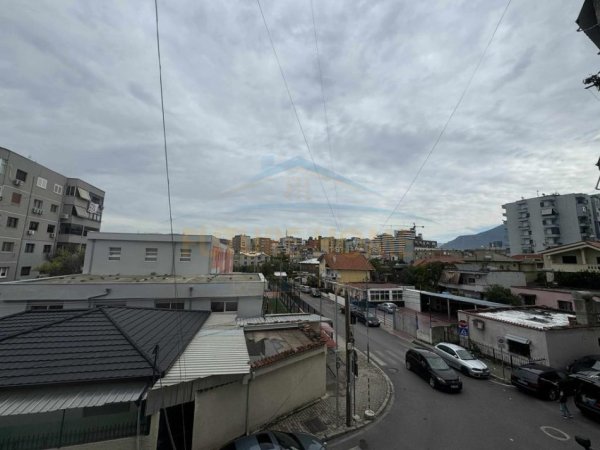 Tirane, shitet apartament 1+1 Kati 3, 45 m² 104.000 € (SELITE)