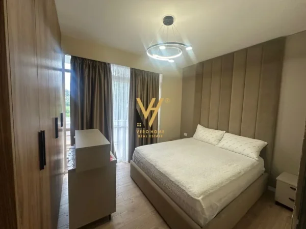 Tirane, jepet me qera apartament 3+1+Ballkon Kati 1, 100 m² 650 € (ASTIR)