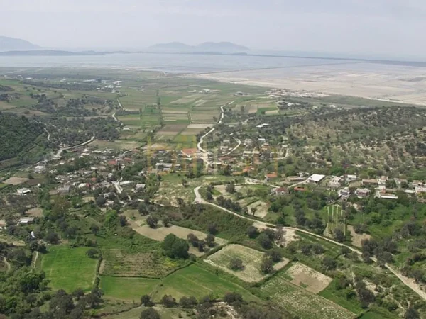 Vlore, shitet toke , 43.000 m² 