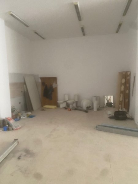 Jepet me Qera Ambient Biznesi ne Vijë te Parë, Afer Delijorgjit, Kati 0, 165 m² 4.500 €uro