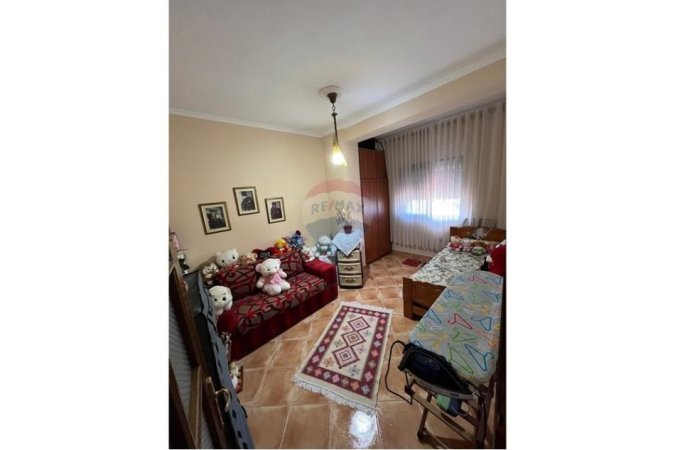 Tirane, jepet me qera apartament 2+1 Kati 7, 75 m² 650 € (Rruga Sitki Çiço, Tiranë)