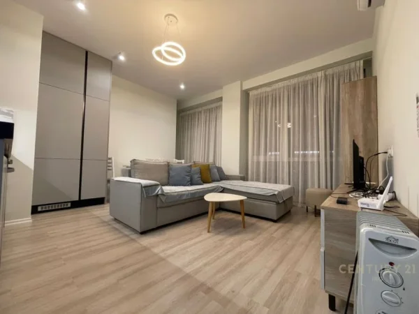 Tirane, jepet me qera apartament 1+1 Kati 10, 50 m² 700 € (Shkolla e Kuqe)