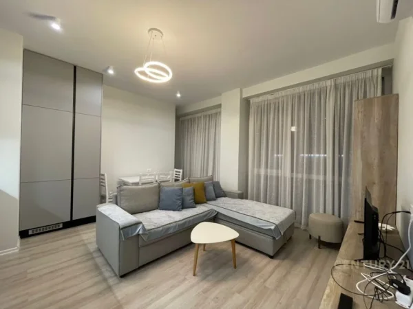 Tirane, jepet me qera apartament 1+1 Kati 10, 50 m² 700 € (Shkolla e Kuqe)