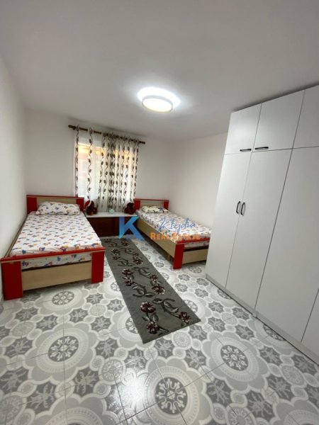 Tirane, jap me qera apartament 2+1+Ballkon Kati 4, 76 m² 600 € (Rruga Ferit Xhajko, prane Ish Restorant Durresi)