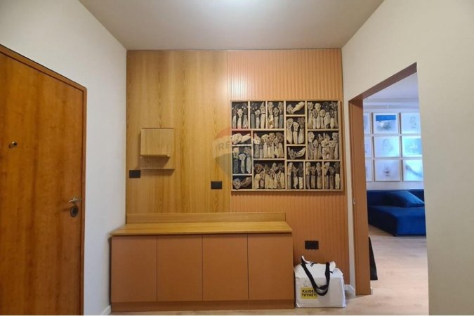 Tirane, jepet me qera apartament 1+1+Aneks+Ballkon Kati 5, 75 m² 1.050 € (Bulevardi Gjergj Fishta)