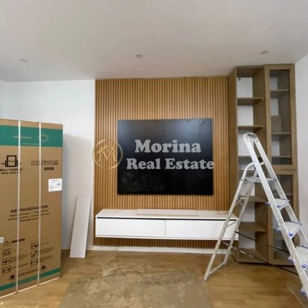 Tirane, jepet me qera apartament 1+1 Kati 1, 55 m² 700 € (Qender, Pazari Ri)