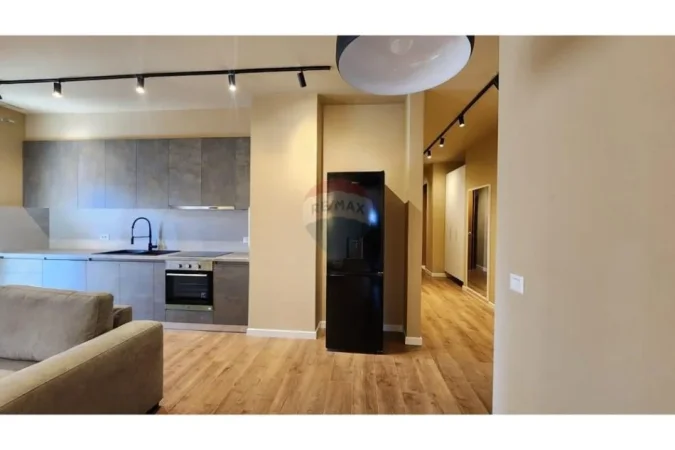 Tirane, jepet me qera apartament 2+1+Ballkon Kati 4, 120 m² 1.300 € (Kompleksi Delijorgji)