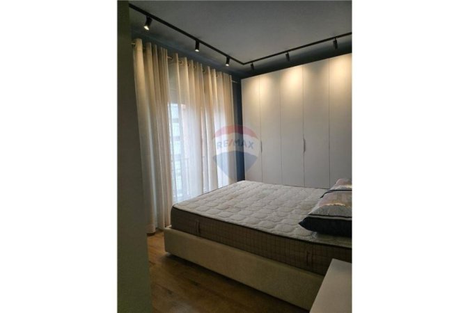 Tirane, jepet me qera apartament 2+1+Ballkon Kati 4, 120 m² 1.300 € (Kompleksi Delijorgji)