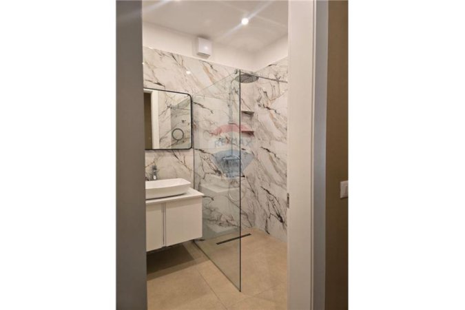 Tirane, jepet me qera apartament 2+1+Ballkon Kati 4, 120 m² 1.300 € (Kompleksi Delijorgji)