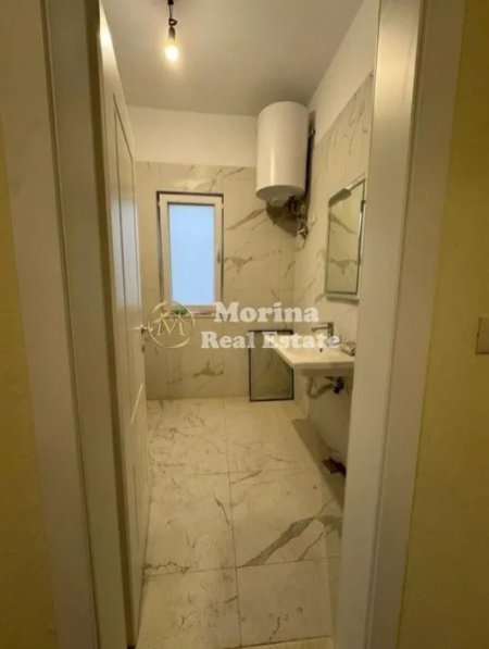Tirane, jepet me qera Vile 5+1 Kati 1, 213 m² 1.200 € (Kombinat)