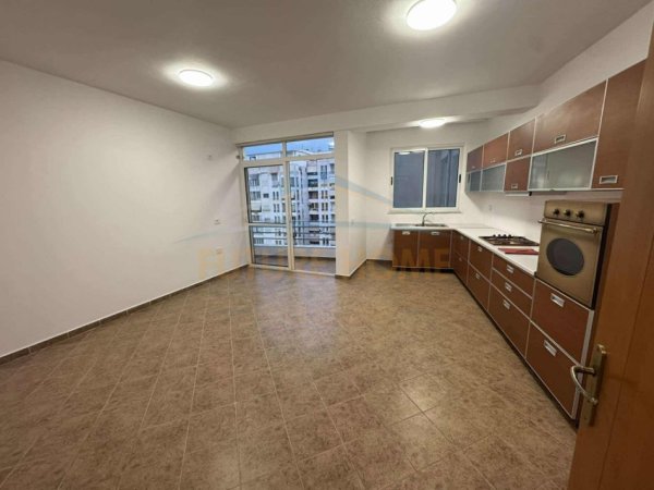 Tirane, jepet me qera apartament 2+1 Kati 5, 90 m² 370 € (Astir , Prane Viles L)