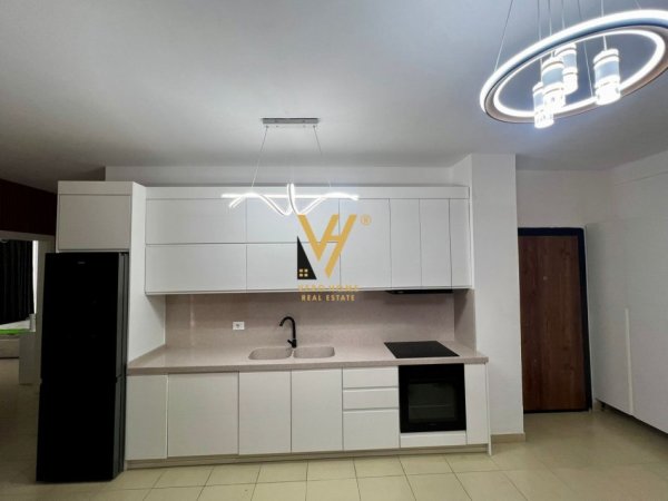 Tirane, jepet me qera apartament 2+1+Ballkon Kati 1, 95 m² 650 € (BULEVARDI I RI)