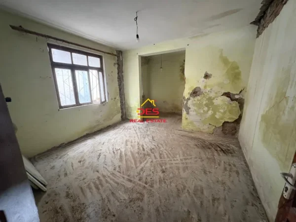 Vlore, shitet shtepi , 220 m² 80.000 € (Rruga Sulejman Delvina)