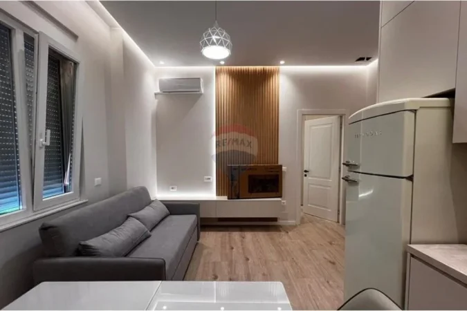 Tirane, jepet me qera apartament 1+1 Kati 1, 55 m² 700 € (tek 9 kateshet)
