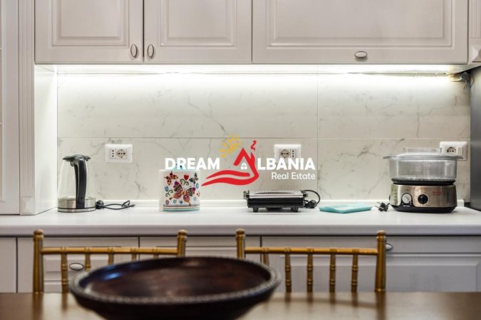 Tirane, jepet me qera apartament 2+1 , 120 m² 900 € (tek Liqeni i Thatë)