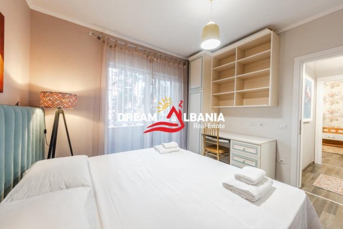 Tirane, jepet me qera apartament 2+1 , 120 m² 900 € (tek Liqeni i Thatë)