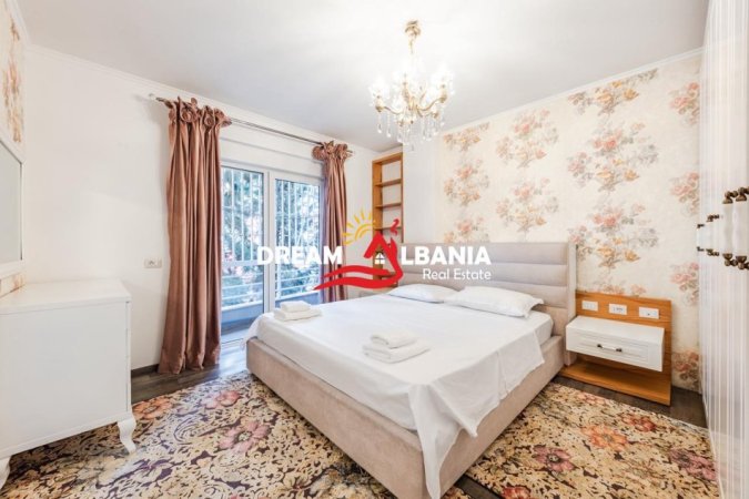 Tirane, jepet me qera apartament 2+1 , 120 m² 900 € (tek Liqeni i Thatë)