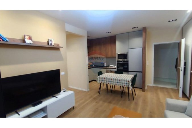 Tirane, jepet me qera apartament 2+1+Aneks+Ballkon , 89 m² 700 € (Trio Towers Don Bosko)