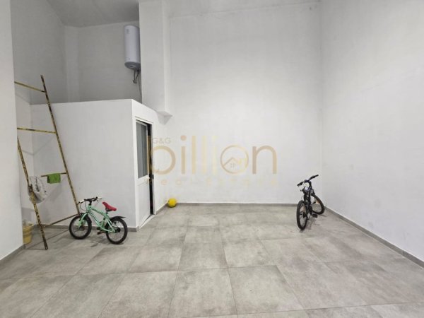 Tirane, jepet me qera ambjent biznesi , 55 m² 550 € (Rruga Barikadave)