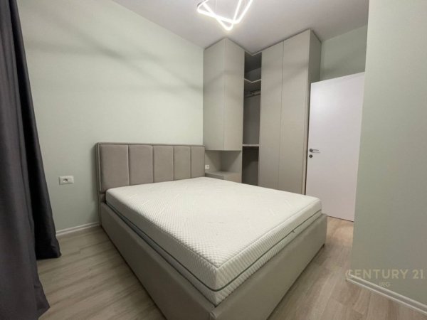 Tirane, jepet me qera apartament 1+1 Kati 10, 50 m² 700 € (Shkolla e kuqe)