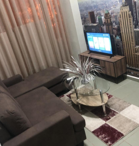 Tirane, jepet me qera 1+1 , 60 m² 500 € (pazari i ri)